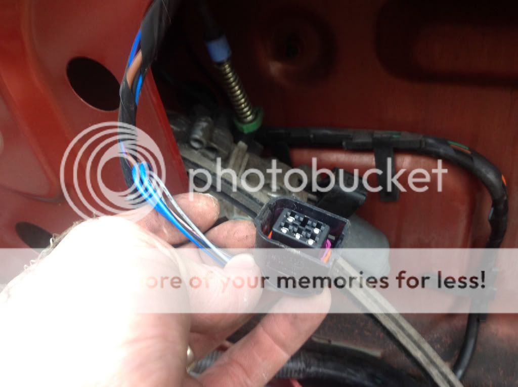 [How to] Tailgate window regulator repair / replacement. LandyZone Land Rover Forum